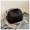 New Simple Casual Single Shoulder Unique Fashion Shell Bag Lightweight Artistic Large Capacity Crossbody Bag
