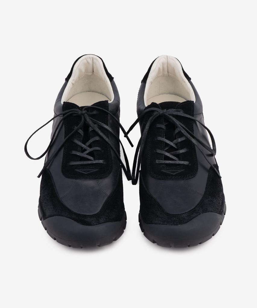 Vatoz Vinker_Black