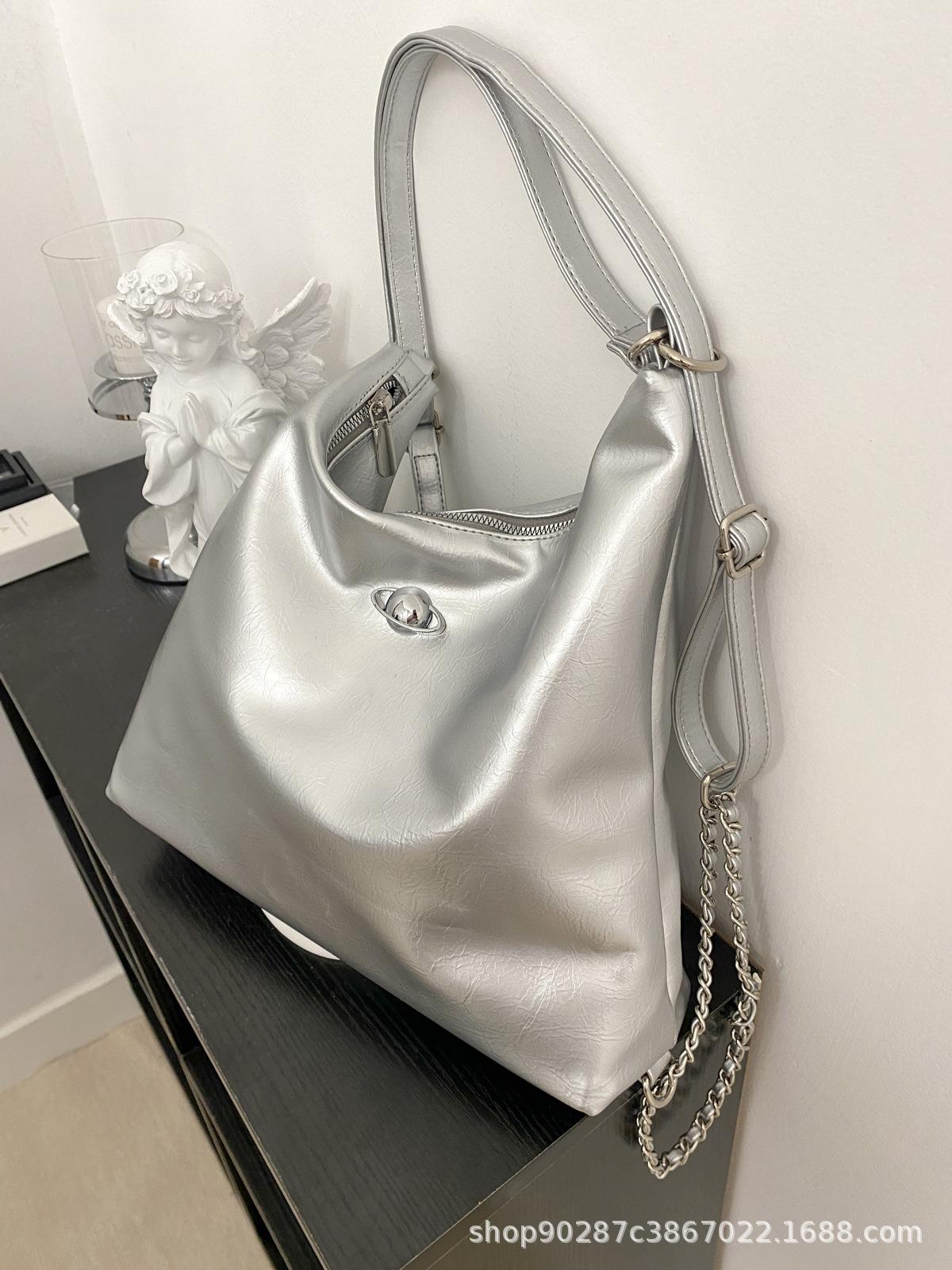 

Wind backpack women s new silver bag chain student class large capacity casual backpack