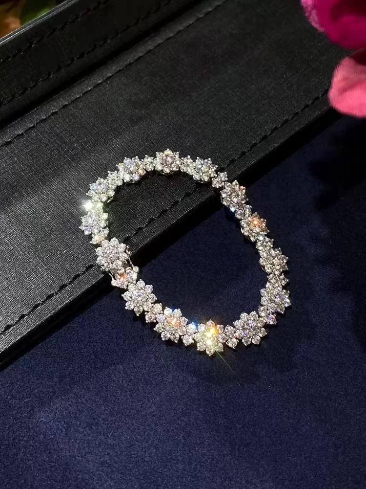 

Браслет Hui Zhiyi из серебра 925 пробы с подсолнухом: Роскошный цветочный дизайн с имитацией бриллиантов 17cm