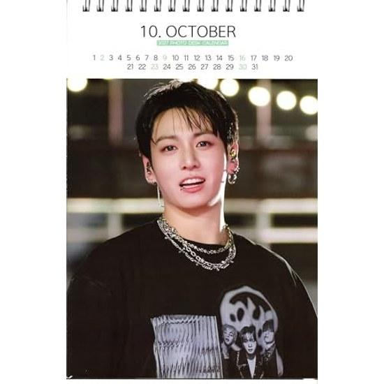 Jungkook Goods Desk Calendar (photo Collection) Years) + Sticker Seal 12-piece Set White
