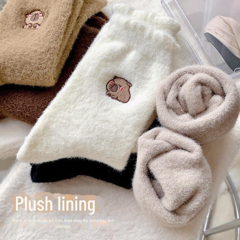 Șosete de dormit Capybara din catifea de nurcă - șosete groase, calde și drăguțe pentru iarnă.