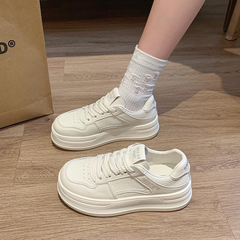 Korean version of little white shoes women's board shoes in the autumn of 2025 new round head thick sole heightening low-top casual shoes women's s