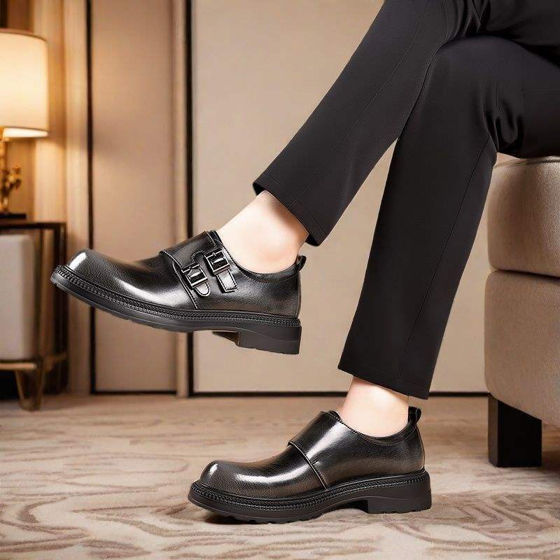 Men's business dress one-pedal office leather shoes breathable thick soles heightening big head leather shoes tooling Munch shoes men