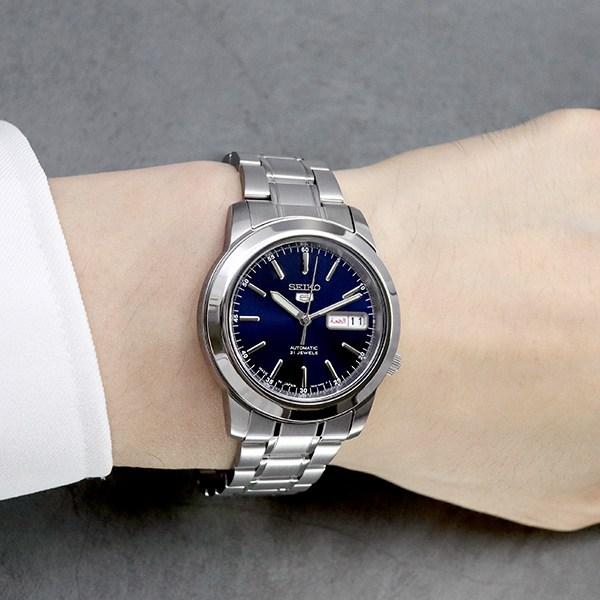 Seiko 5 Orologio automatico da uomo in metallo con placca blu, realizzato in Giappone, SNKE51J1
