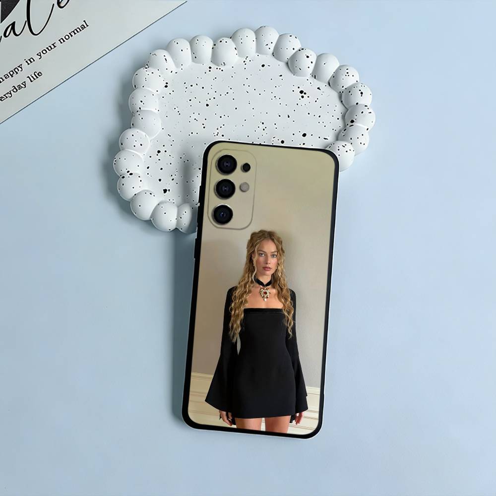 M-R-Margot -Robbie Phone Case For Samsung S25,S24,S21,S22,S23,S30,Ultra,S20,Plus,Fe,Lite,Black Soft Silicone
