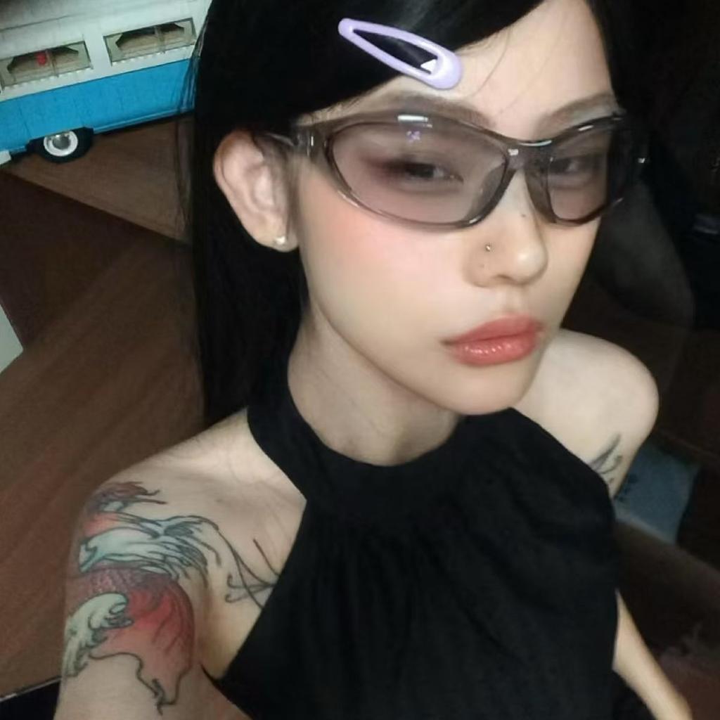 New future technology sunglasses women's European and American fashion cat eye fantasy retro high-end UV-proof cycling glasses