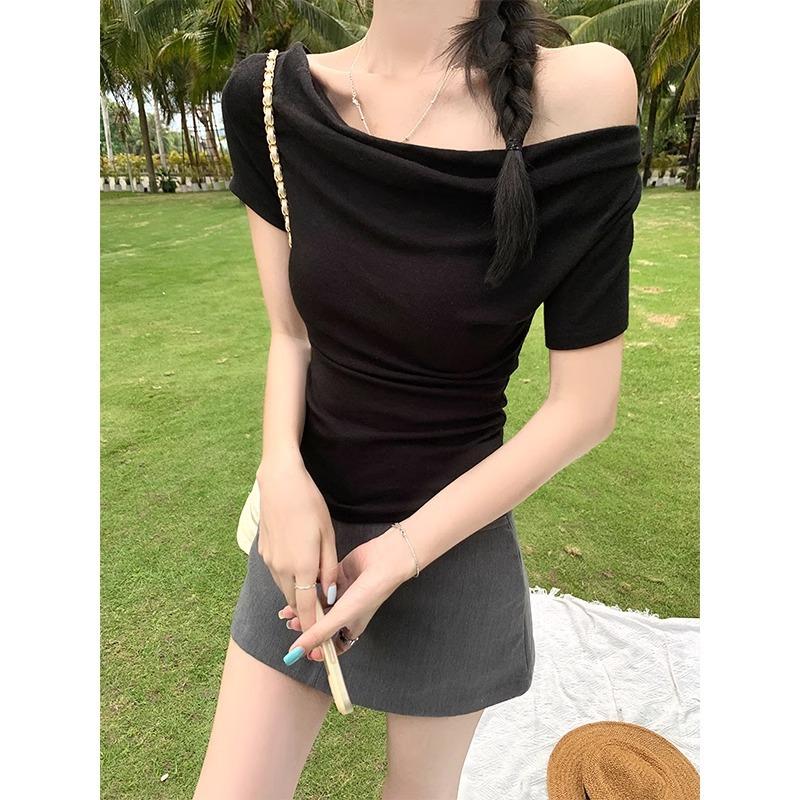 Einseitig schulterfreies T-Shirt mit Schwingkragen, freigelegtem Schlüsselbein, reiner Lust, Schulter, Damen, rechte Schulter, schmale Taille, kurzärmlig, sexy kurzes Top, Sommer