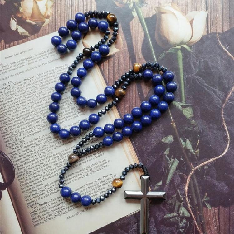Blaue Steinkreuz-Halskette Maskuliner Schmuck für modebewusste Männer