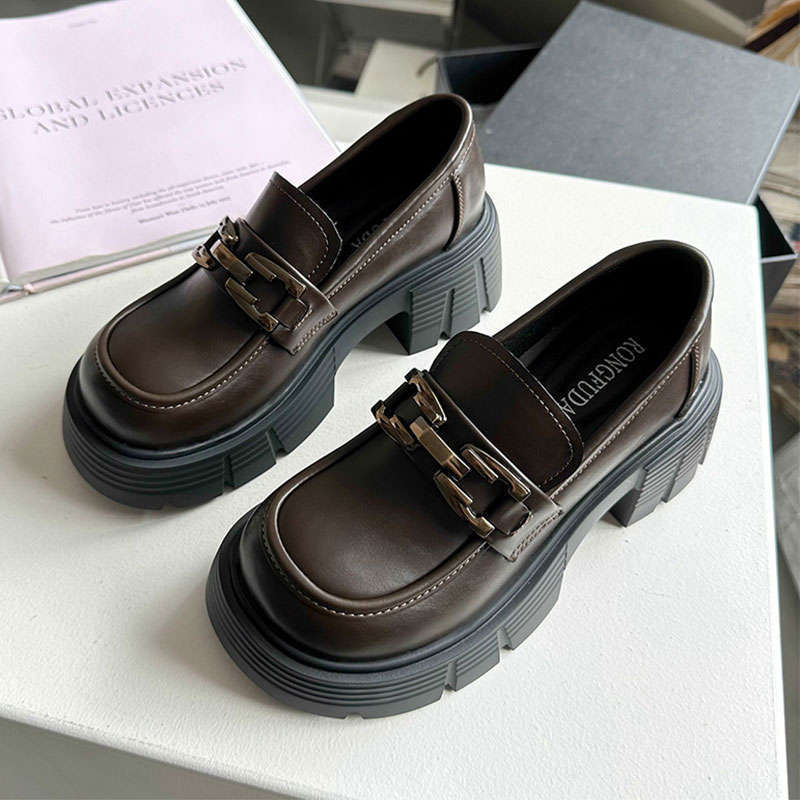 

2025 весна и осень новые ретро лоферы в британском стиле на одной педали на толстом каблуке одинарная обувь универсальная платформа маленькие кожаные туфли женские 40 коричневый