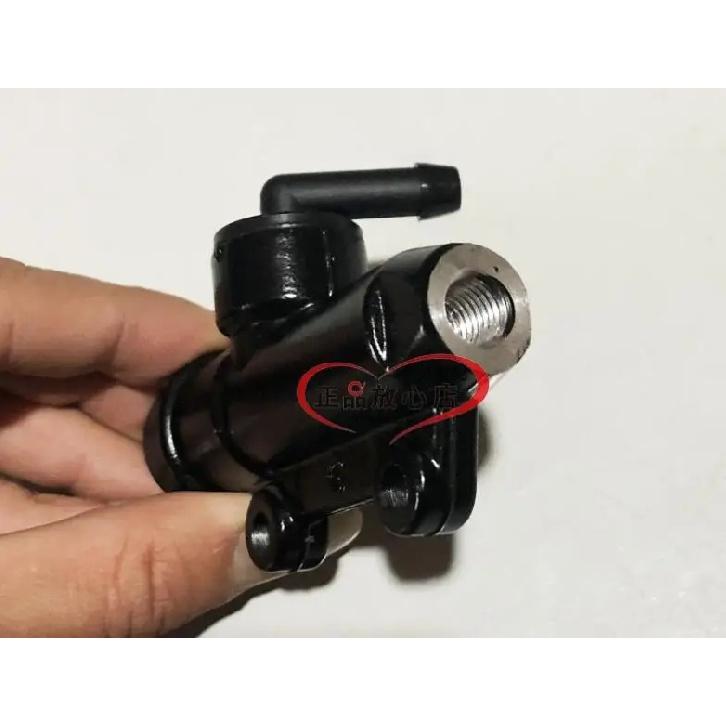 De achterrempomp achterremcilinder van Benelli TNT165S 150S 180S