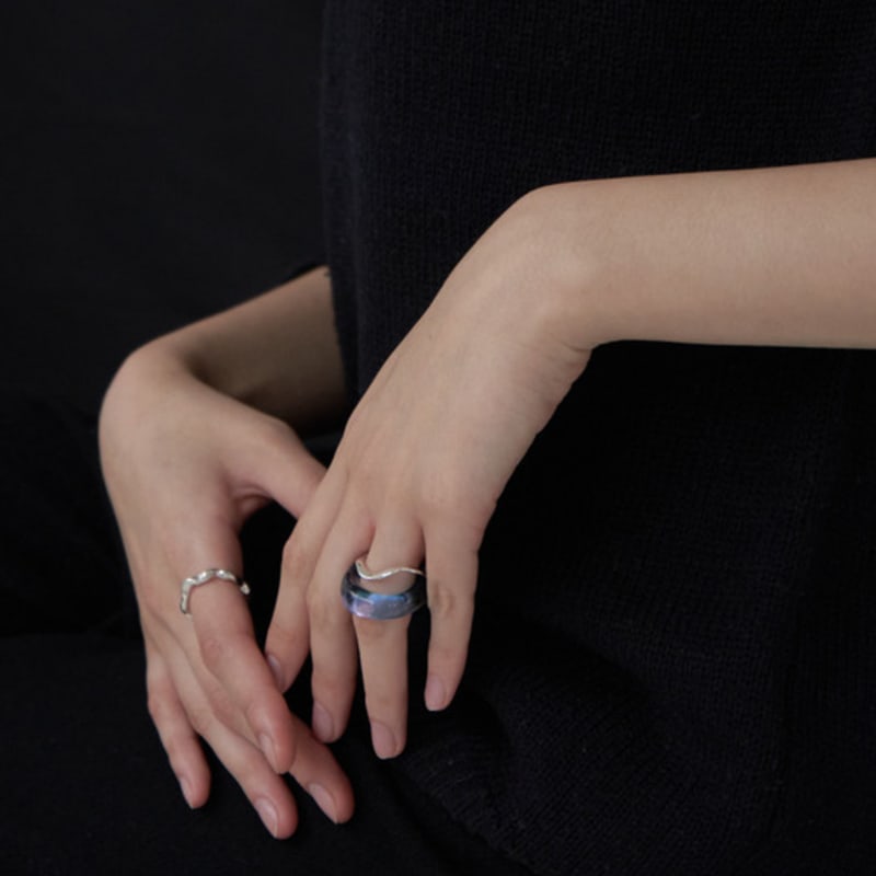 APIOH MOBIUS SILVER RING