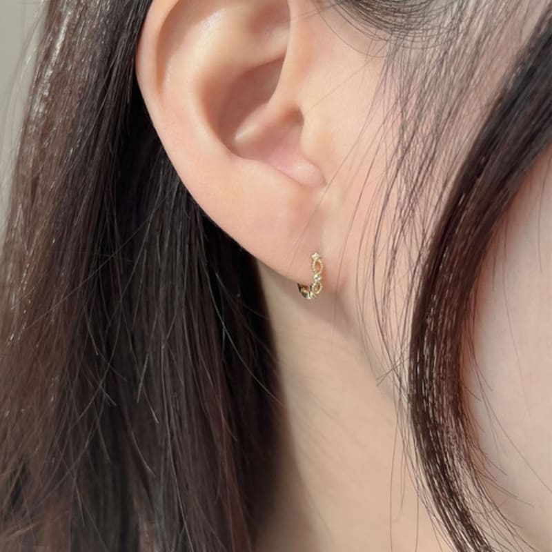 Youngglow 14k Dot Lace One Touch Earring