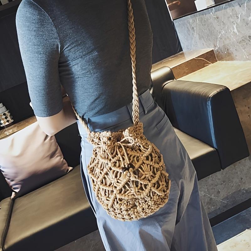 Women's Bucket Drawstring Handbag Straw Shoulder Bag Straw Weave Crossbody Handbag Beach Bag
