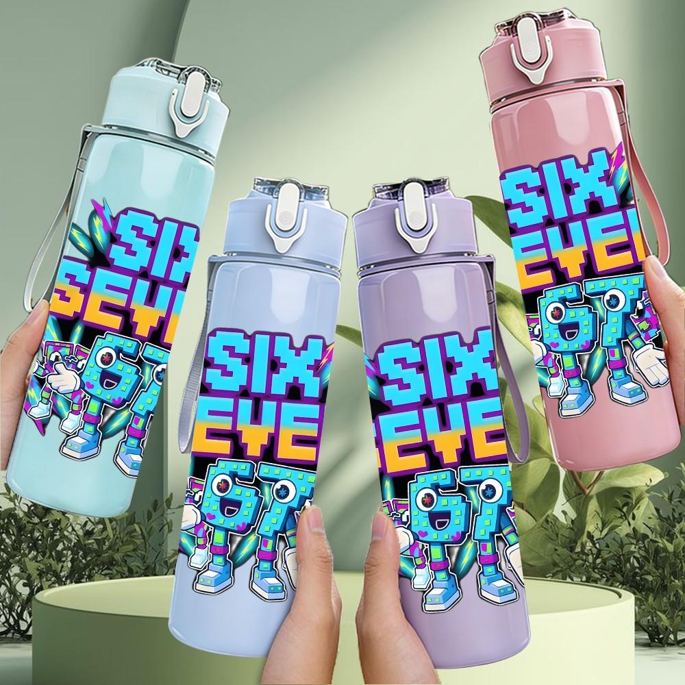1PC Sixty Seven Retro Number Pop Badge Print 750ml Color Plastic Sports Water Bottle Leakproof Flip Straw Lid Suitable for Sports Office Home Use