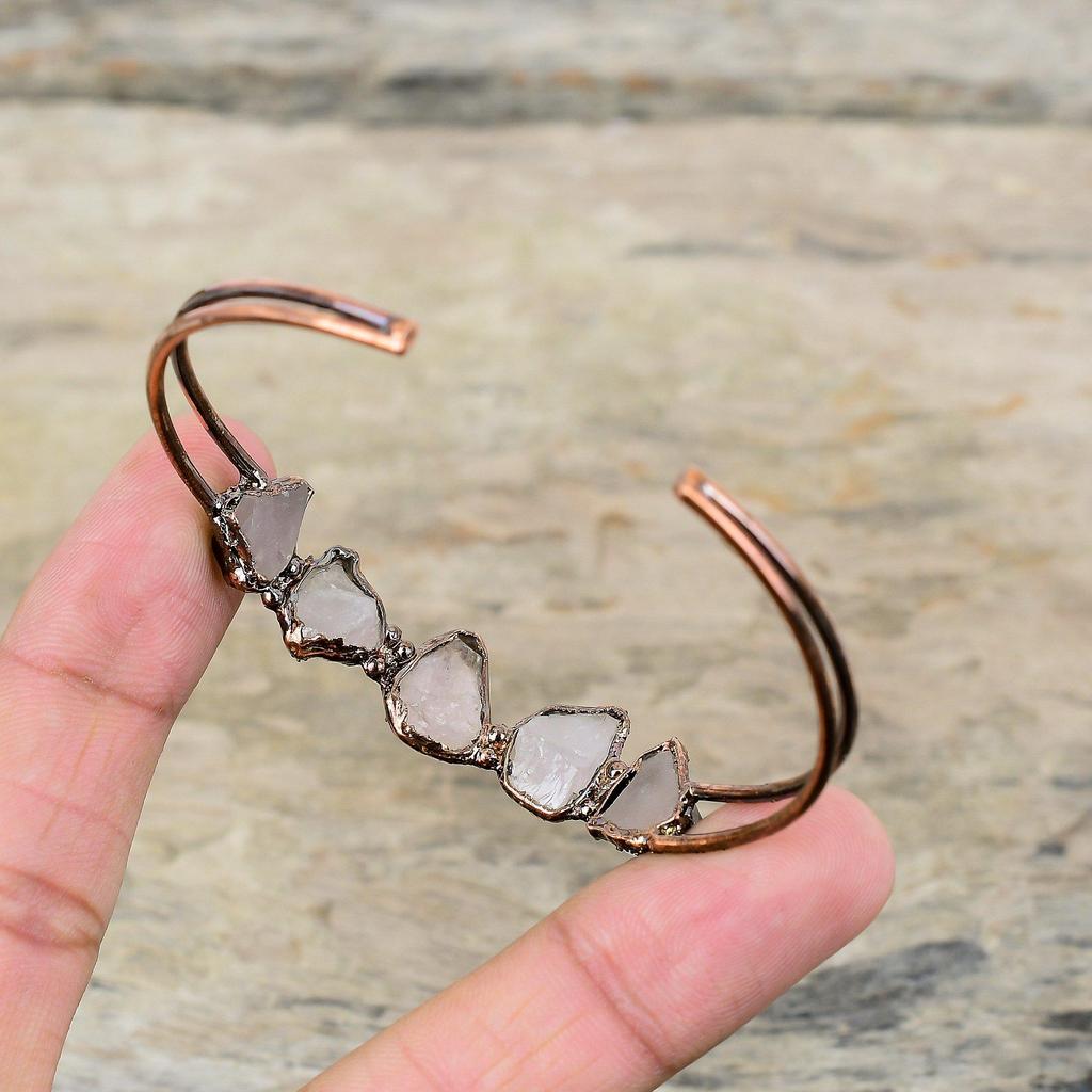 Rosenquarz Roh Armreif Elektrogeformter Kupfer Armreif Edelsteinschmuck Handgefertigt Verstellbarer Armreif Elektrogeformter Kupferschmuck