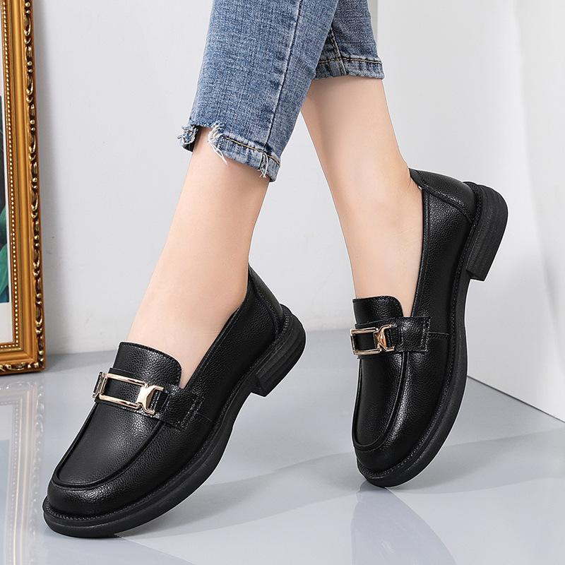 Leather Loafers for Women In SpringSeason BrandNew Lady British Style Leather FootPairs for Lady FootPairs Small Fragrance Style Single FootPairs