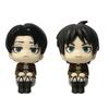Figura Anime L'Attacco dei Giganti 10 cm Guarda in Alto Levi Ackerman / Eren Jaeger / Mikasa Carina Versione Q Statuetta in PVC Giocattolo da Collezione Modello