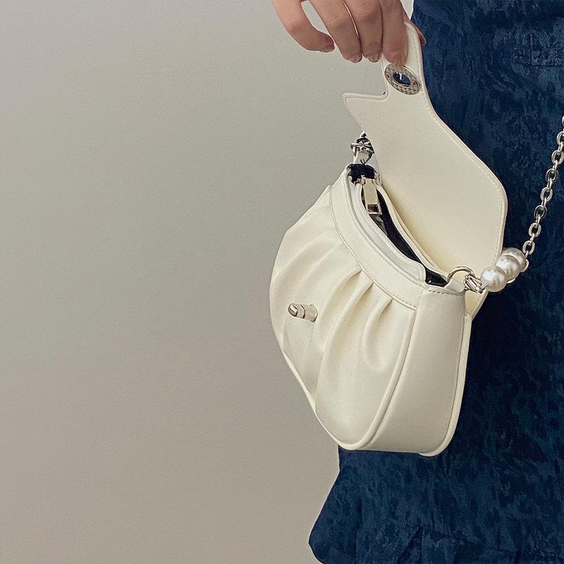 Pearl Chain Bag for Women Niche Design Pleated Sweet Handbag Crossbody Bag Celebrity Dinner Clutch Bag