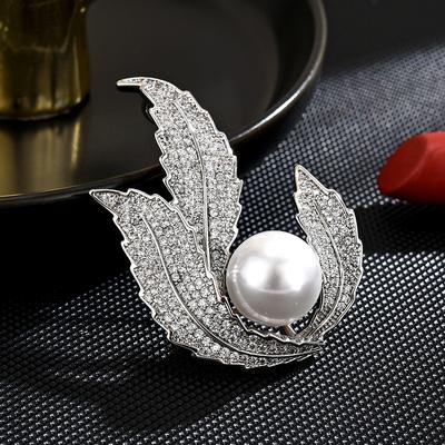 Exquisite Imitationsperlen-Blattbrosche Schlichte Luxusbrosche Exquisite Und Schlichte Anzugaccessoires Für Damen