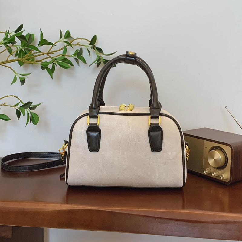 

2025 new fashion pillow bag female office worker portable small bag shoulder messenger bag 24*12*15