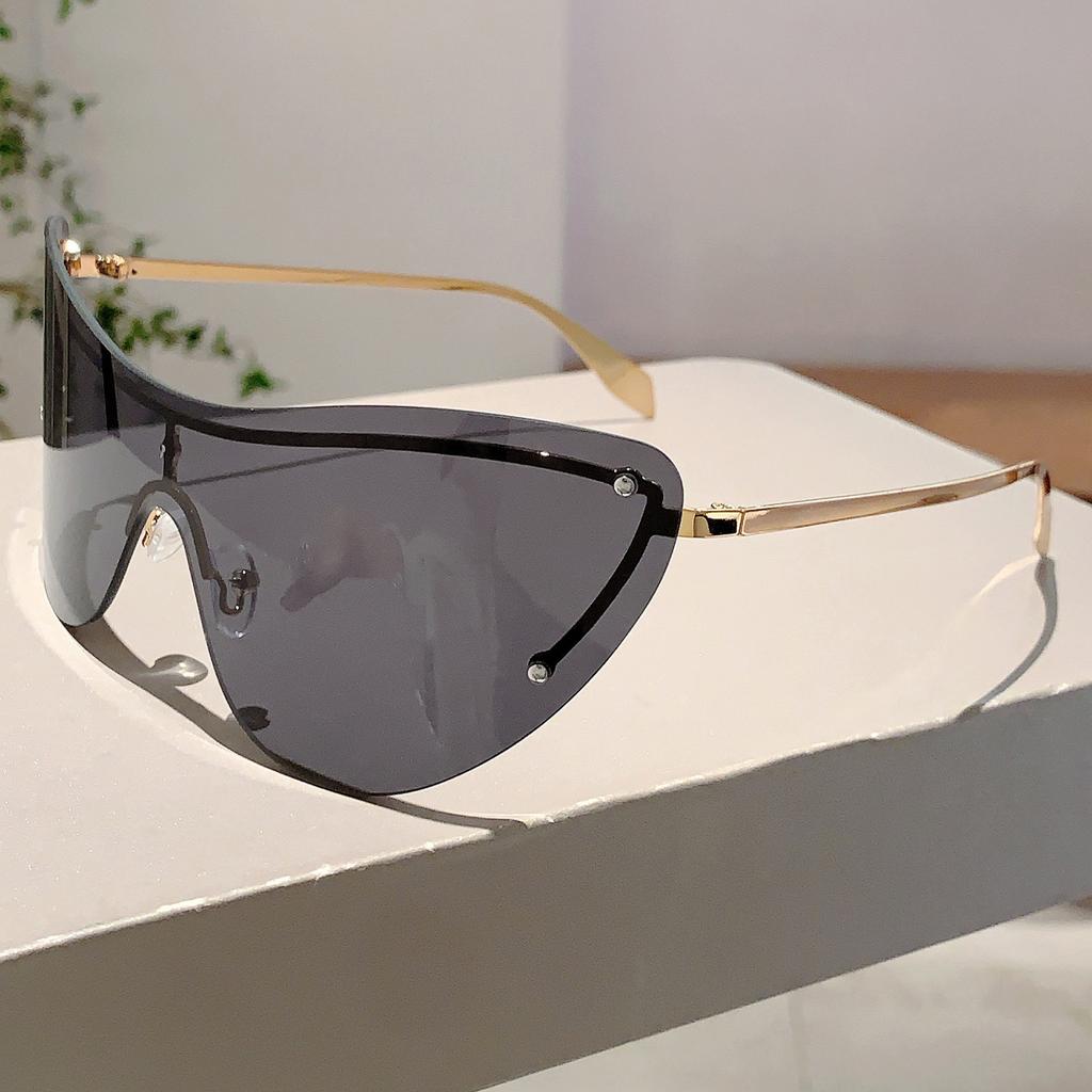 Vintage One Piece Cat Eye Sunglasses Women For Men Luxury Brand Designer Sun Glasses Popular Outdoor Goggle Punk Rivet Shades