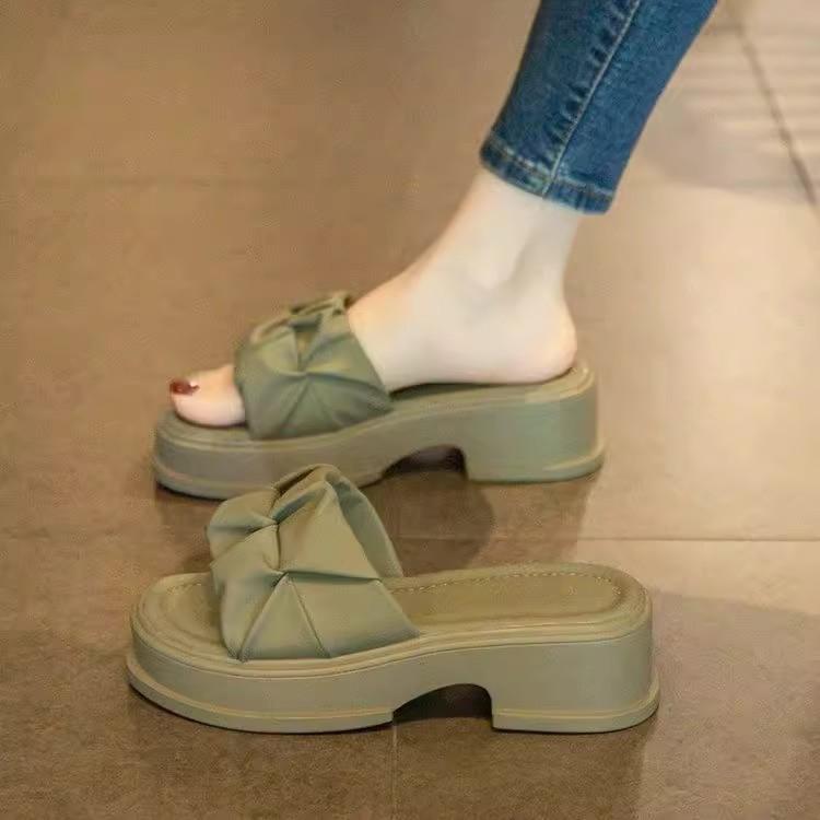 High-end summer wear cool slippers women's new platform casual beach sandals fashion flip-flops
