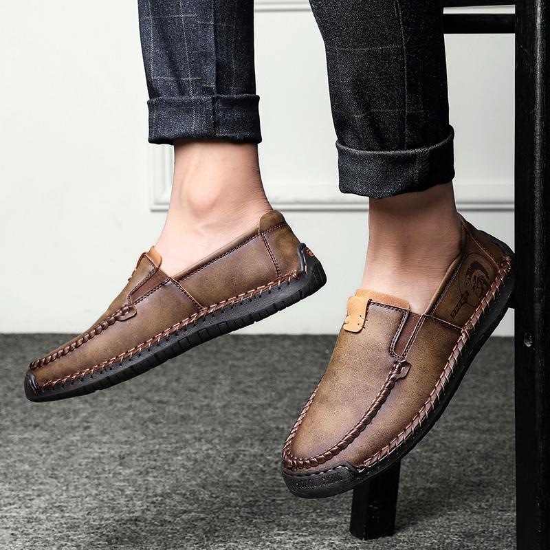 Plus Size მამაკაცის გაყოფილი ტყავის ჩვეულებრივი ტყავის ფეხსაცმელი მამაკაცის ლოფერები კომფორტული მართვის ფეხსაცმელი მოკასინი მამაკაცის ბრტყელი ფეხსაცმელი