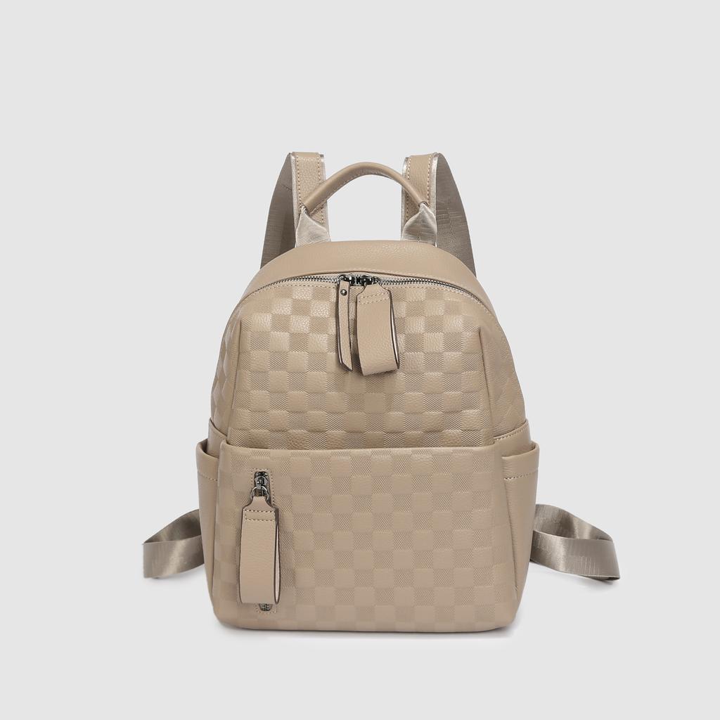 2024 Summer New Niche High-End Fashion Commuting Large-Capacity Backpack for Women, Simple and Sophisticated Travel Backpack