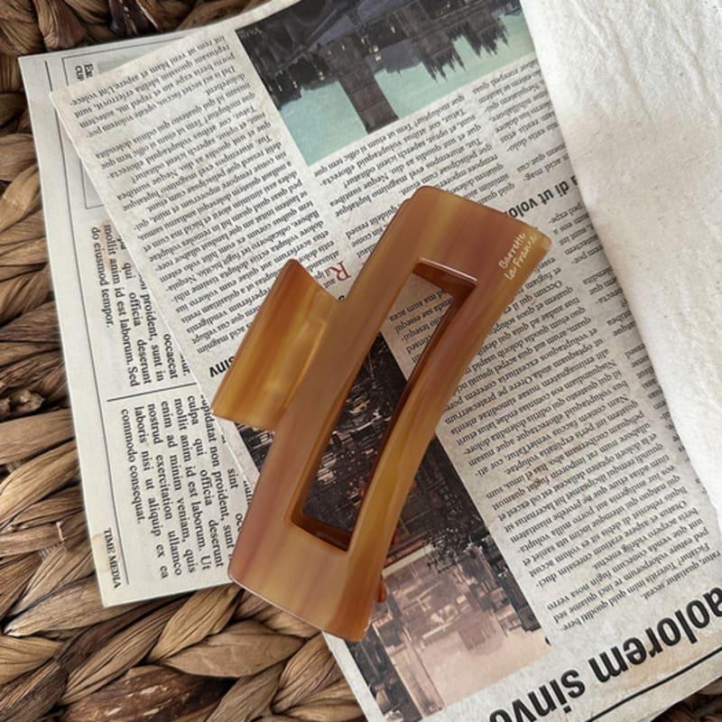 

mosxe Caramel hair clip camel