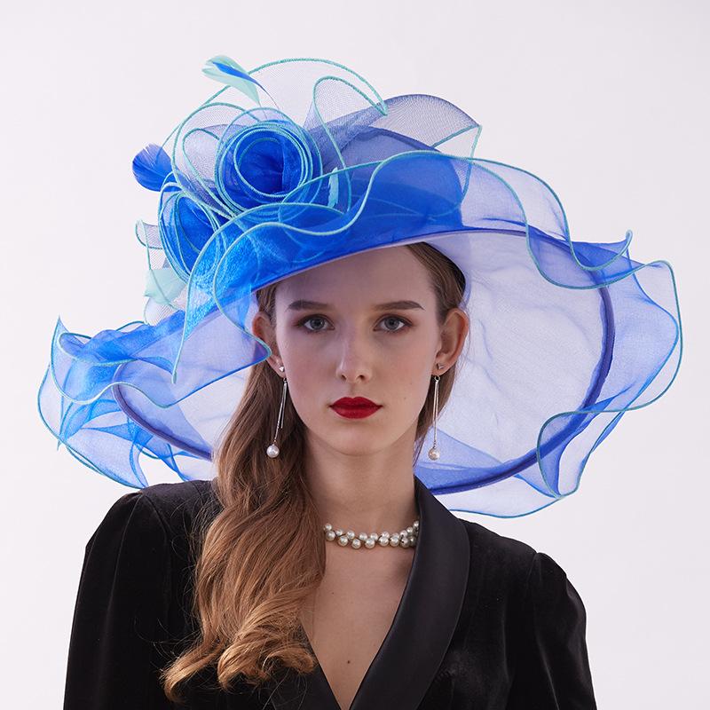 Organza Kentucky Derby hatter for kvinner Bred brem Strandhette Slør Blomst Fjær Bryllup Elegant kirkefest Fedora Kvinne
