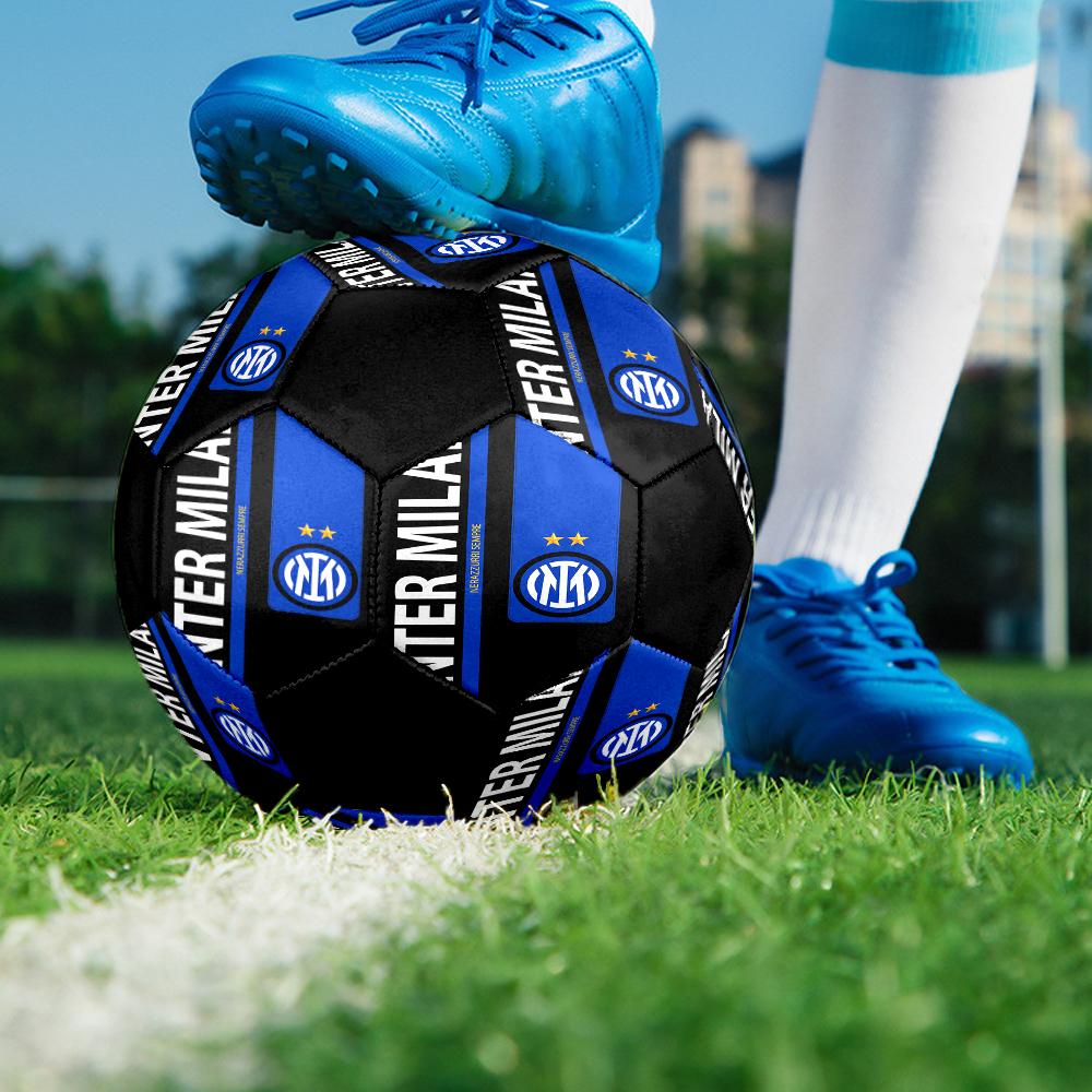 Pallone da Calcio Taglia 5 Tema Inter Milan, Adatto Sia per Partite Indoor che Outdoor, un Regalo Adatto a Tutti.