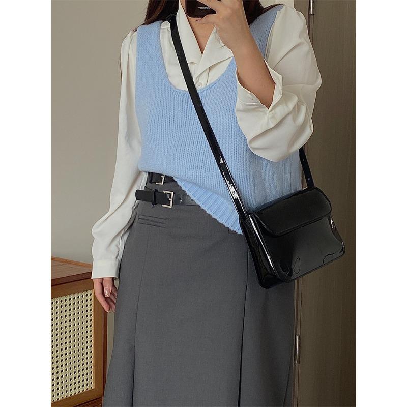 Hong Kong Style Retro Armpit Bag for Women In Autumn and Winter New Red Patent Leather Handbag Shoulder Bag Crossbody Bag Small Square Bag for Women