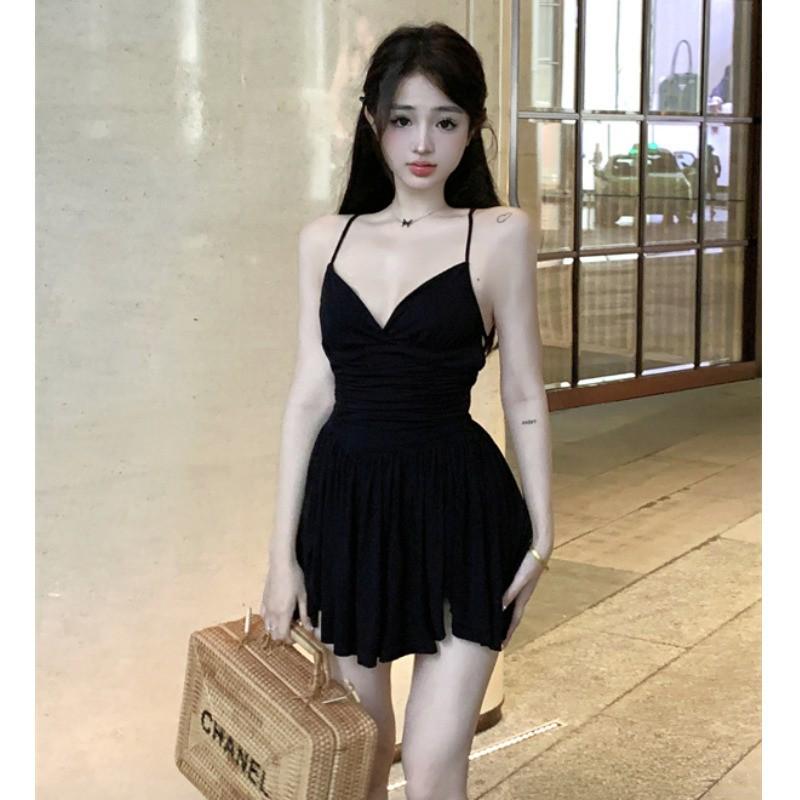 Elegant Petite Backless Halter V-Neck Little Black Dress - Hepburn Style