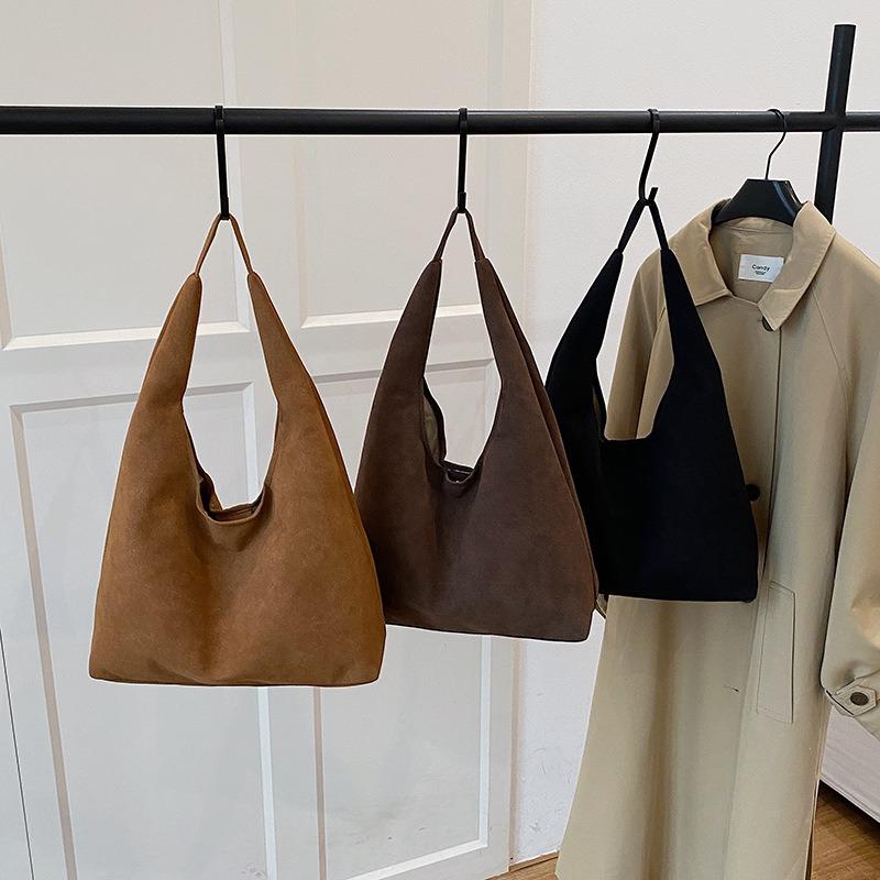 Retro matte big bag women's new autumn and winter shoulder bag design texture large capacity commuter tote bag