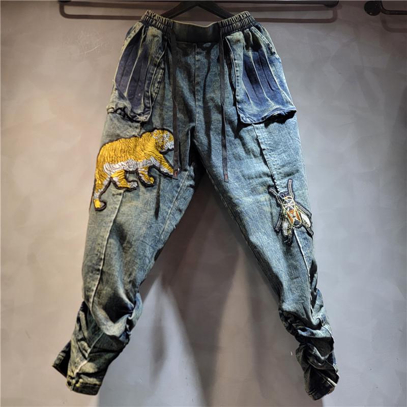 

Trendy 2025 Elastic Waist Loose-Fit Distressed Cartoon Embroidered Plus Size Skinny Jeans for Women Large синий