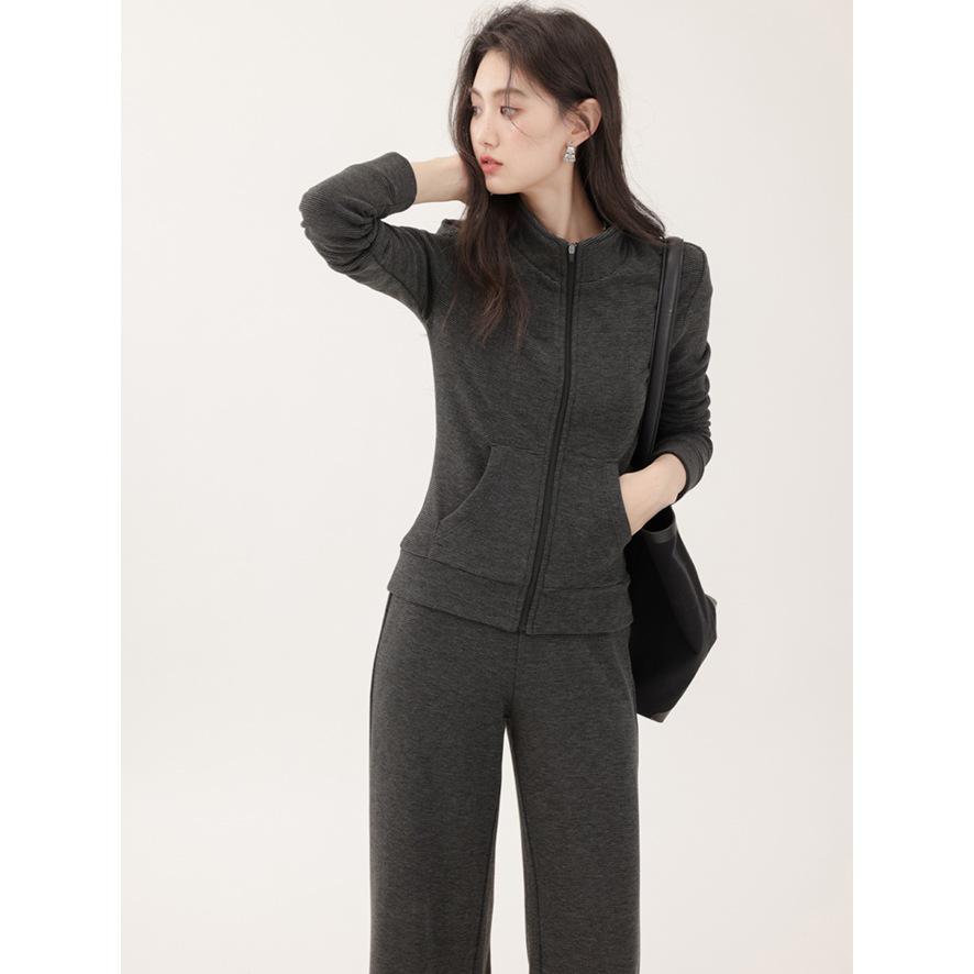 Zweiteiliges Set für Damen: Sweatshirtjacke mit Stehkragen & Lässige Lange Hose für den Herbst