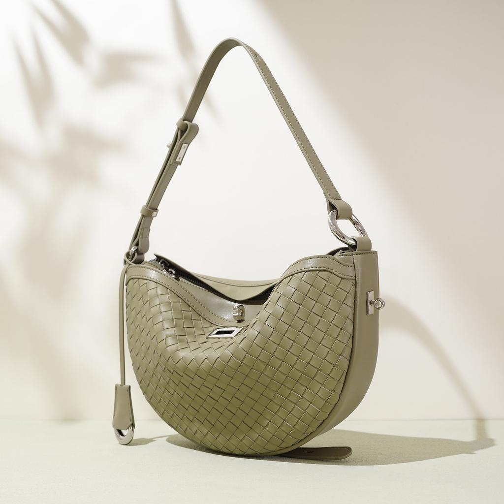New Woven Niche Design Crescent Bag Shoulder Bag Fashion Simple Casual Messenger Bag Women