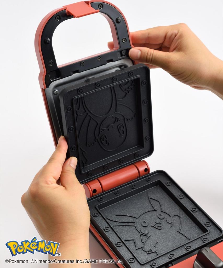 BRUNO Pokemon Hot Sandwich Maker, Single Electric, Toasts All the Way To the Crust, Compact, Gift, Pikachu, Bulbasaur, Blue, Green, BOE131-GR