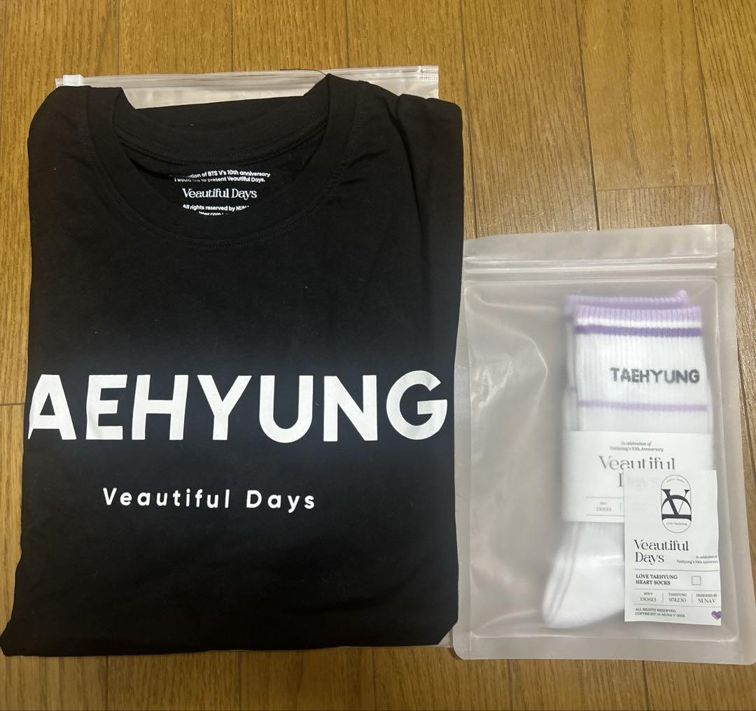 

[USED] BTS V Taehyung NUNA Vnim T-shirt & socks