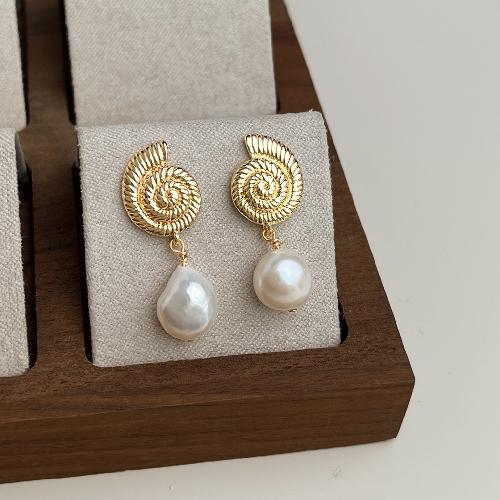 French Light Luxury Baroque Pearl Earrings Personality Fashion Temperament Freshwater Pearl Earrings Retro Earrings High-end Sense