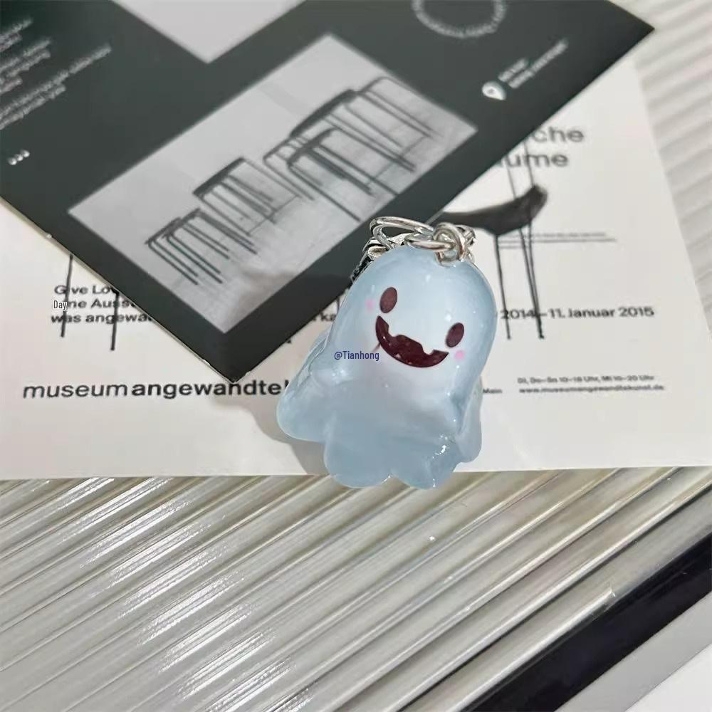 Glow-in-the-Dark Cute Ghost Keychain: 3D Halloween Backpack Pendant