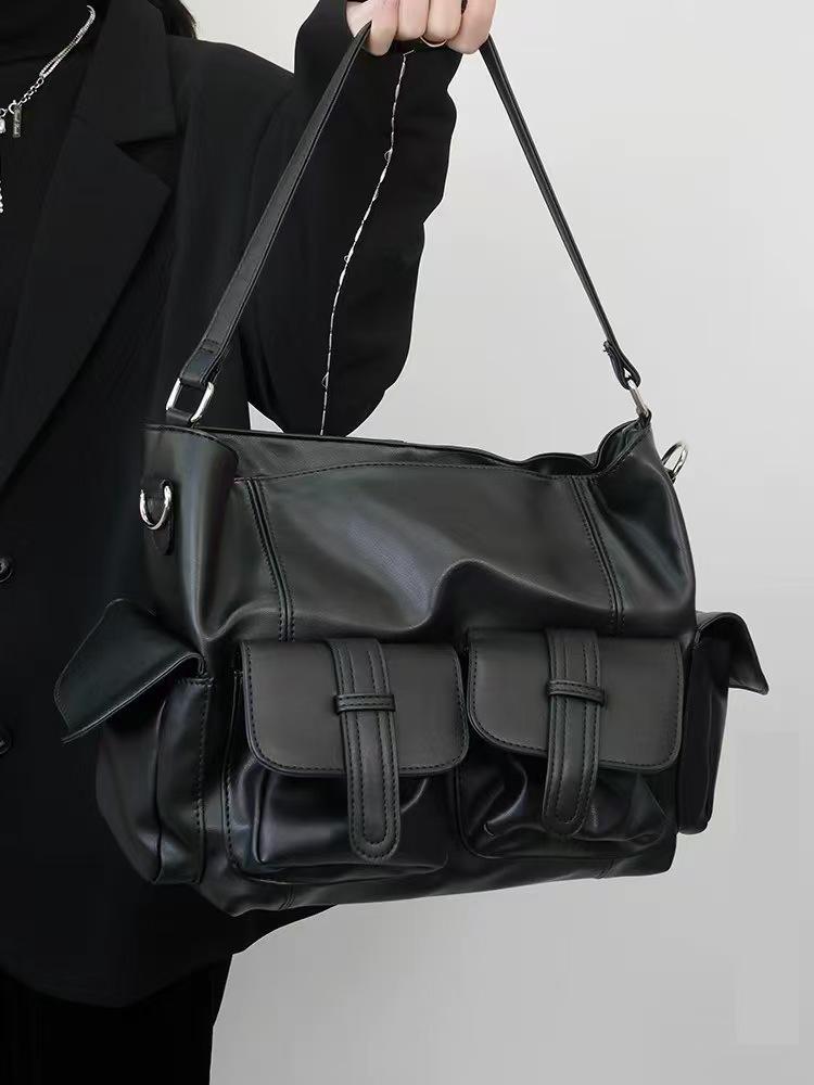 

Autumn/Winter Women s Large Capacity Retro Crossbody and Shoulder Tote Bag 30x27x13 cm