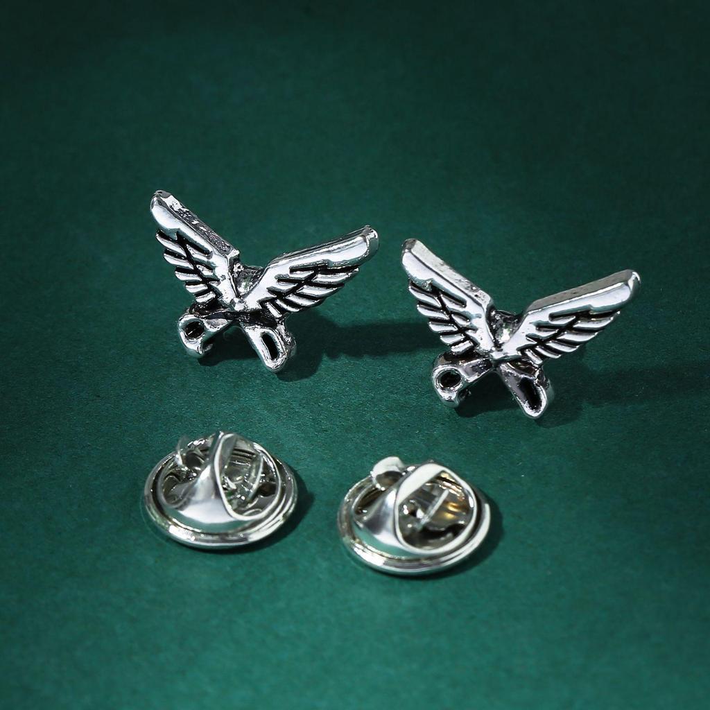 "Men's Korean Bee Brooch Collar Pin for Suits"