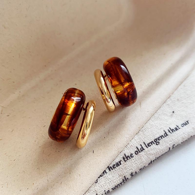 Maillard Retro Coffee Earrings Vintage Hong Kong Luxury Studs Chic Versatile Accessories for Women