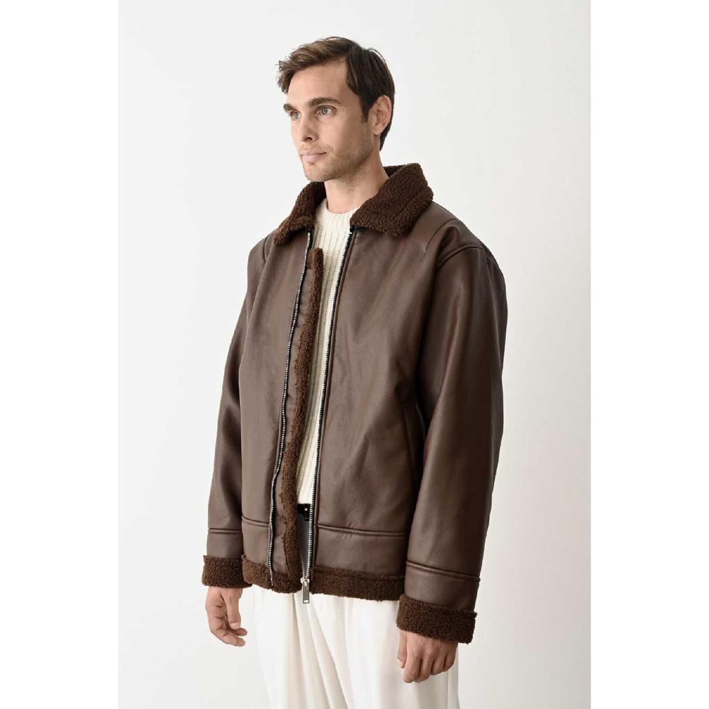 Ledermantel, Kunstleder, Kragen- und Ärmeldetails, Innenpolsterung, dicker Oversized-Schnitt