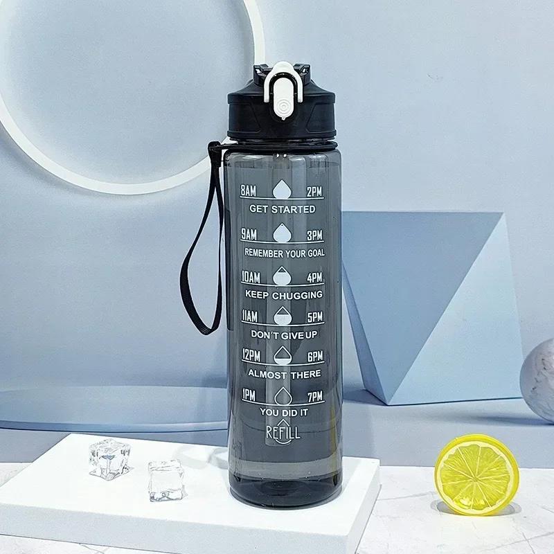 Bottiglia d'Acqua ActiveWear Grande Capacità 800ml/27oz A Prova di Perdite Bicchiere in Plastica con Scala Temporale Adatto per Viaggi Fitness ActiveWear