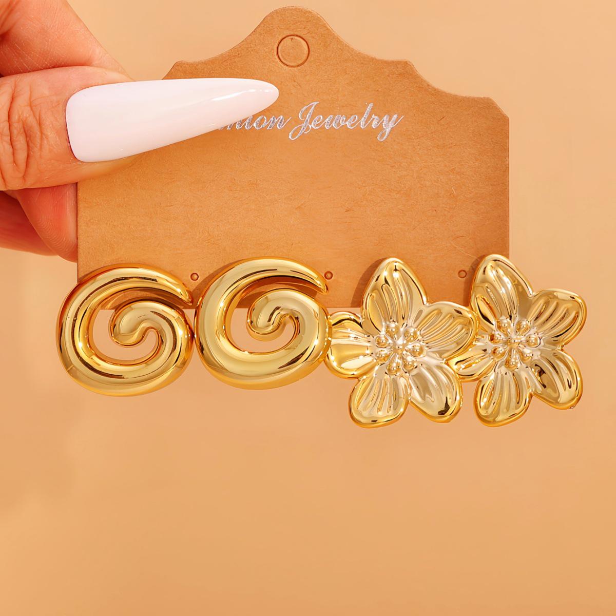 Gold Water Drop Bean C-Shaped Earrings - Stylish and Bold Earring Set for Women