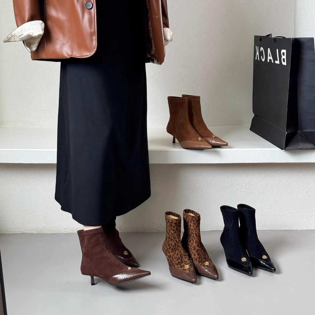 Pointed short tube splicing niche design sense Martin boots versatile camellia leopard print sleeve elastic thin boots retro