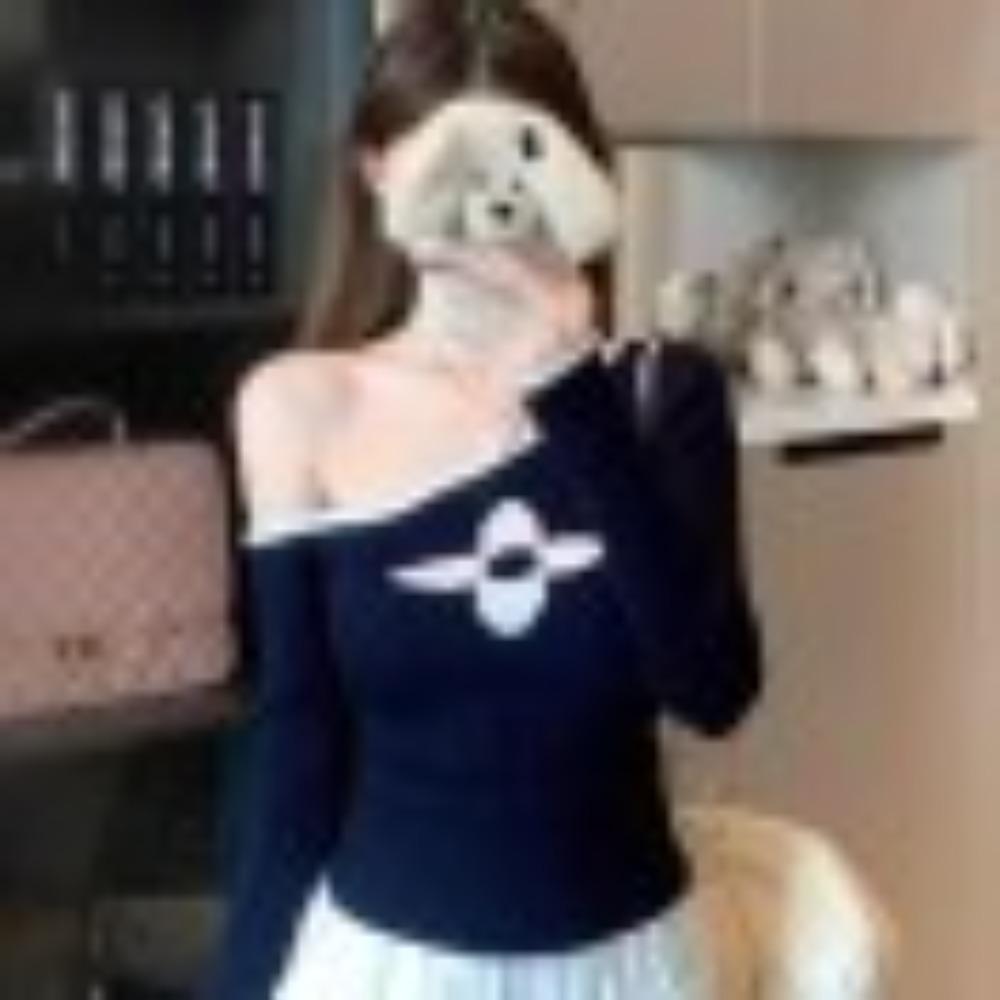 Czysty i seksowny sweter dzianinowy z odkrytymi ramionami i blokowaniem kolorów dla kobiet, nowy jesienny styl, wyszczuplający i modny sweter bazowy